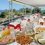 Promenade Hotel