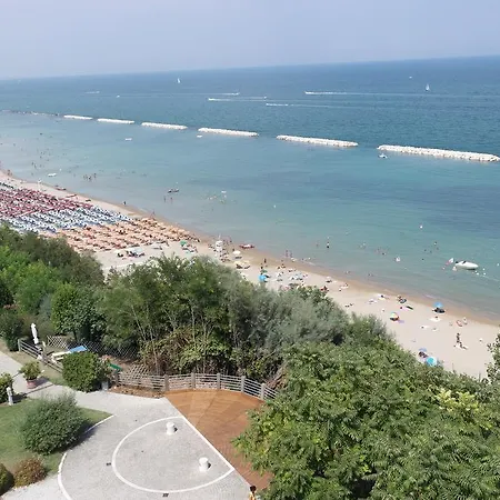 Promenade Hotel 3*