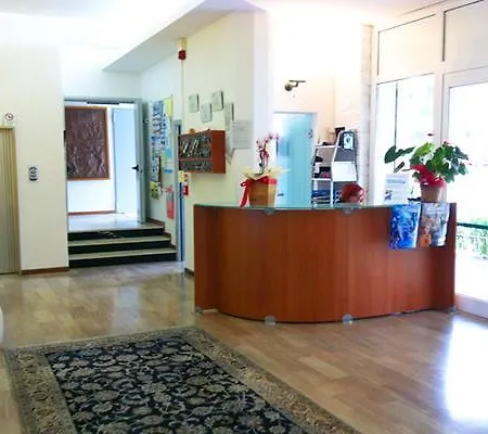 Promenade Hotel 3*
