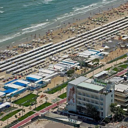 Promenade Hotel 3*