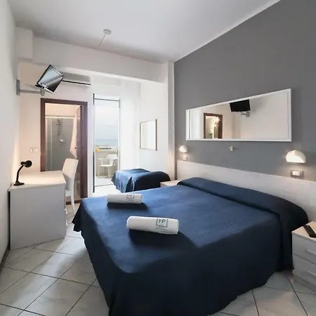 Promenade Hotel